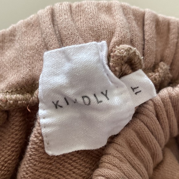 Kindly the label sweatpants 1T - Picture 2 of 3